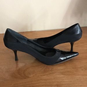 Black heel shoes